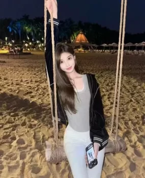 23岁妹妹带房间