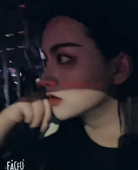 很潮的小美女
